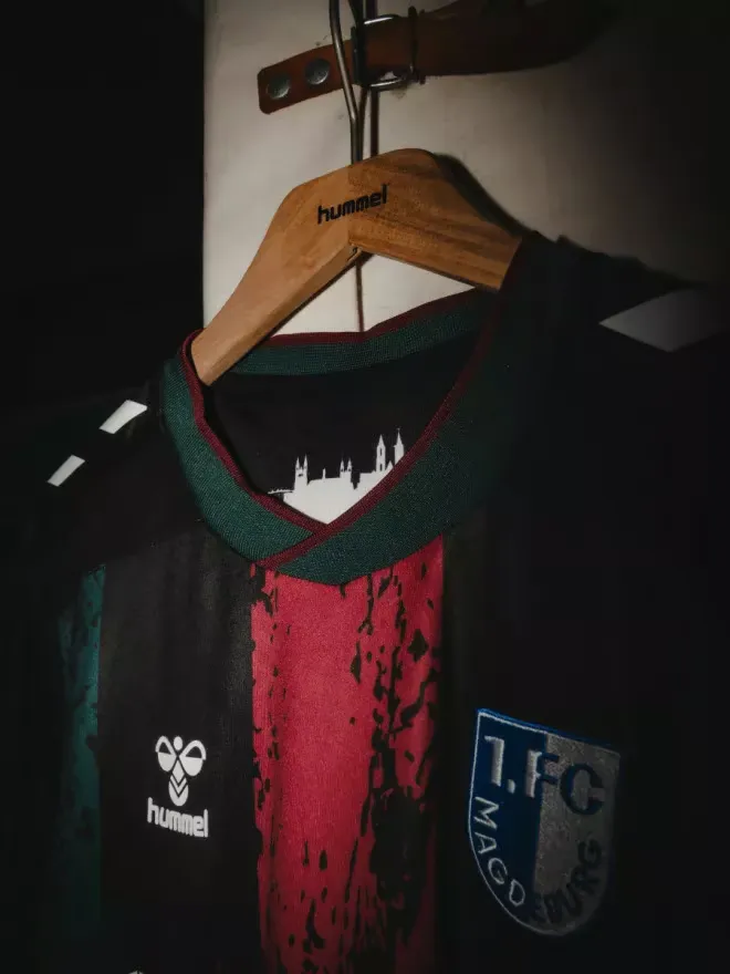 Men's 1. FC Magdeburg 2024/25 Third Shirt - Image 3