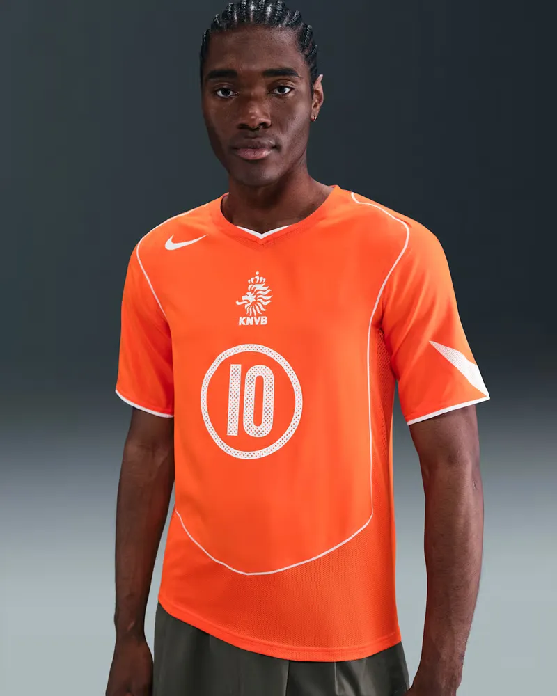 Women's Netherlands 2004 T90 Remake Shirt - V.NISTELROOY #10 - Image 2