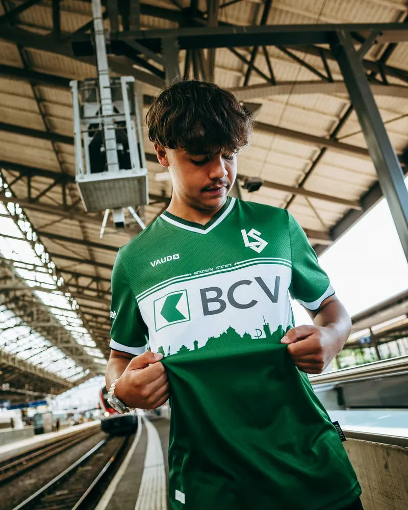 Men's FC Lausanne-Sport 2024/25 Away Shirt - Image 2