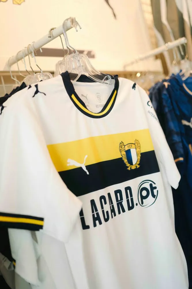 Kid's FC Famalicão 2025/26 Home Shirt