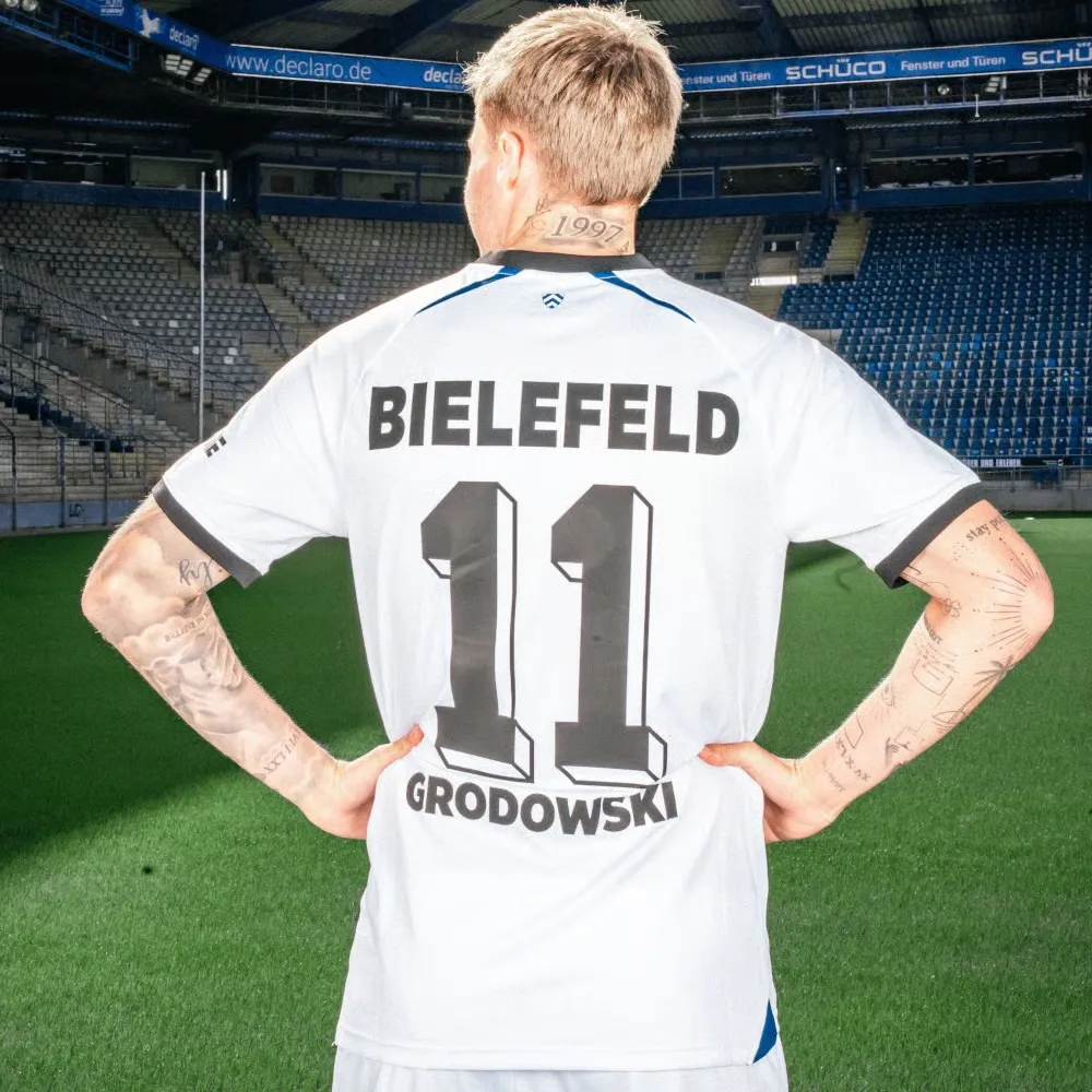 Kid's Arminia Bielefeld 2025/26 Away Shirt - Image 2