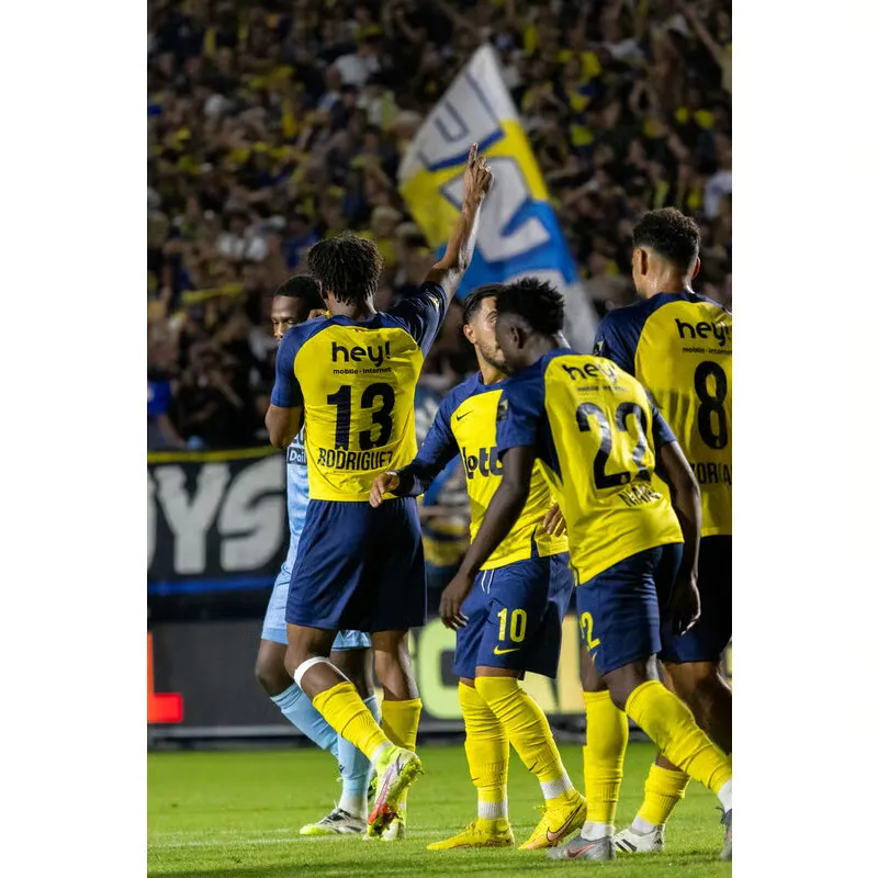 Women's Royale Union Saint-Gilloise 2025/26 Home Shorts - Image 2