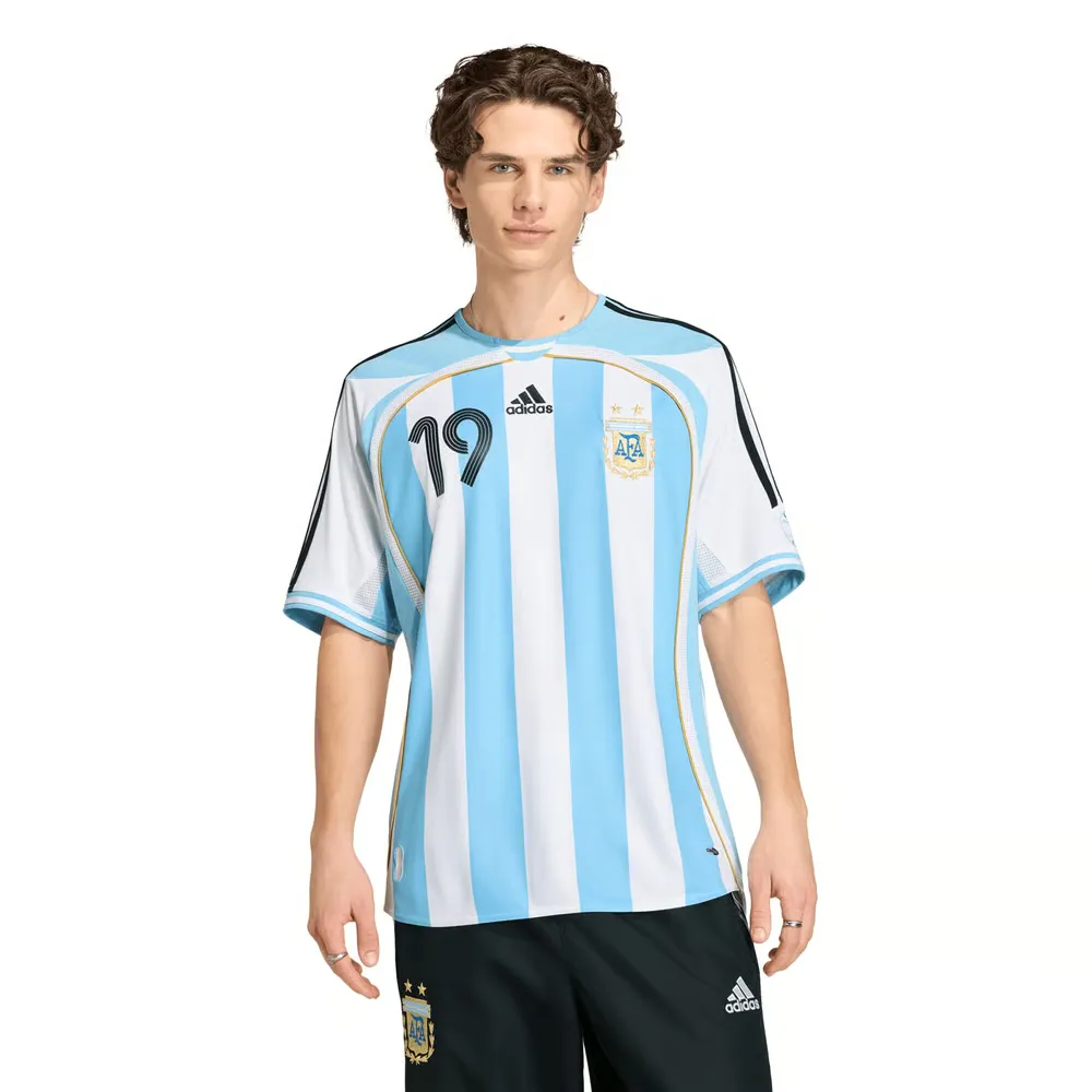 Men's Argentina 2006 Home Retro Shirt Messi #19 - Image 5