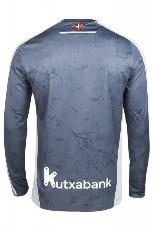 2565721_211759DC-054B-ABCC-6FAD-0BC4F1808E3E