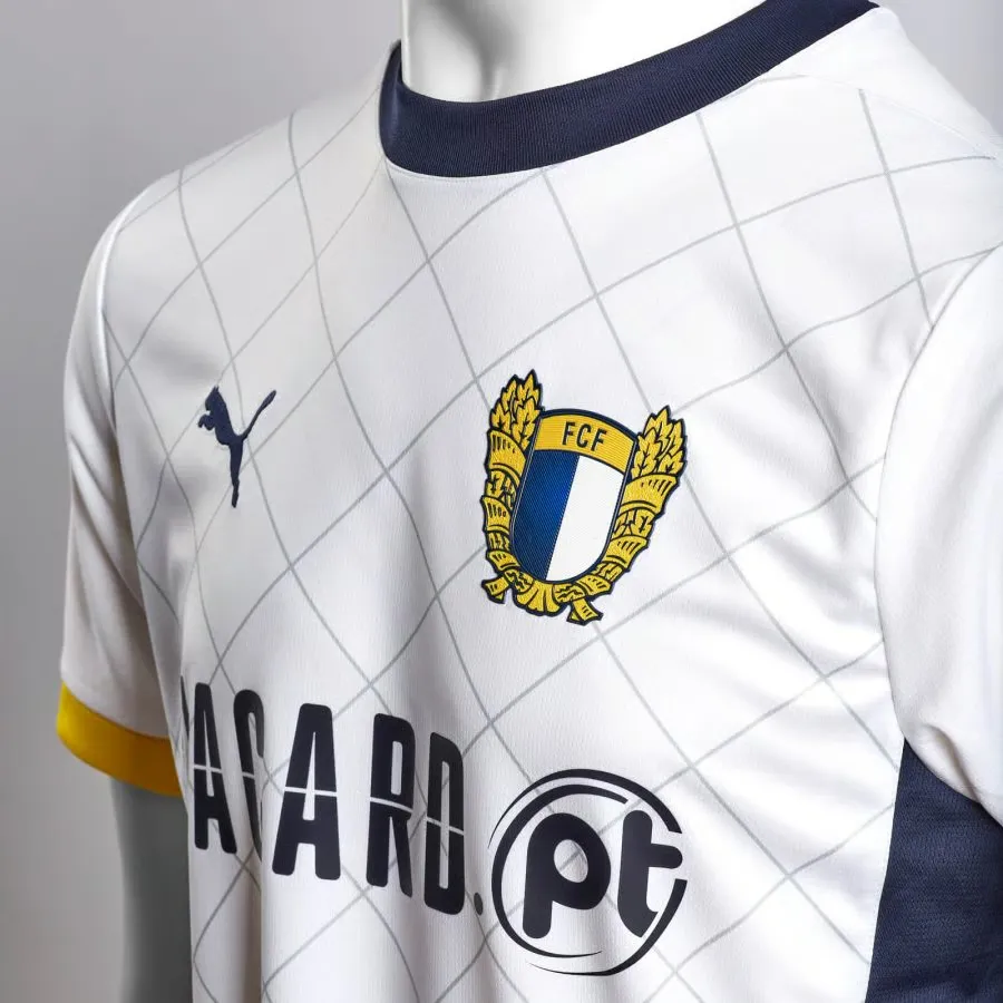 Kid's FC Famalicão 2024/25 Home Shirt - Image 2