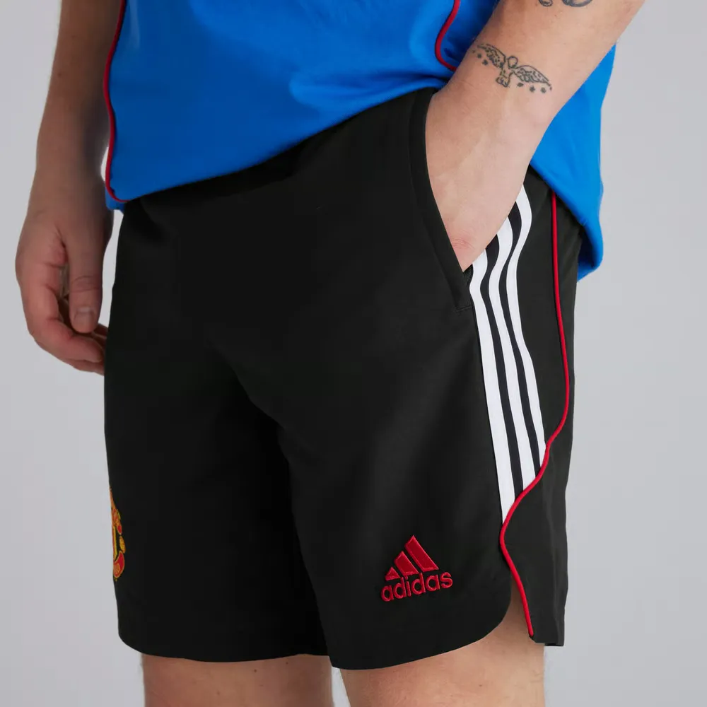 Men's Manchester United 2024/25 Urban Purist Shorts - Image 2